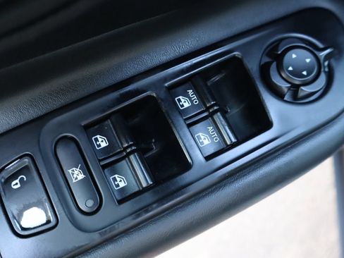 Used 2018 Jeep Renegade Trailhawk w/ Cold Weather Group II AWD/4WD image 27
