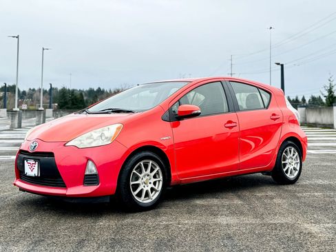 Used 2012 Toyota Prius C Two image 2