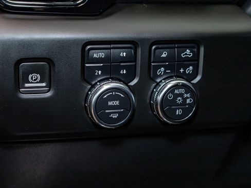 Used 2024 GMC Sierra 1500 AT4 w/ Technology Package image 16