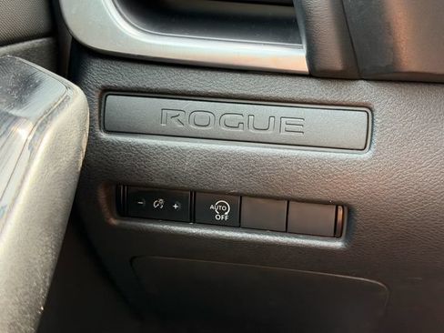 Used 2024 Nissan Rogue S FWD image 21