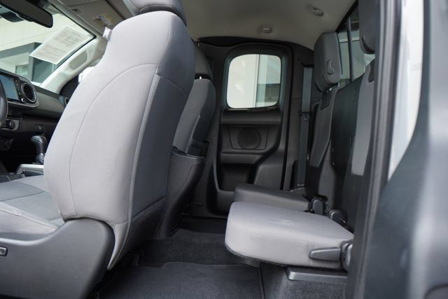 Used 2021 Toyota Tacoma SR5 RWD image 33