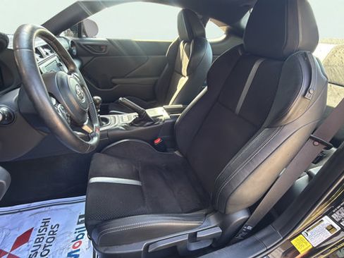 Used 2024 Toyota GR86 Premium RWD image 12