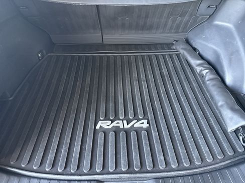 Used 2024 Toyota RAV4 Limited image 11