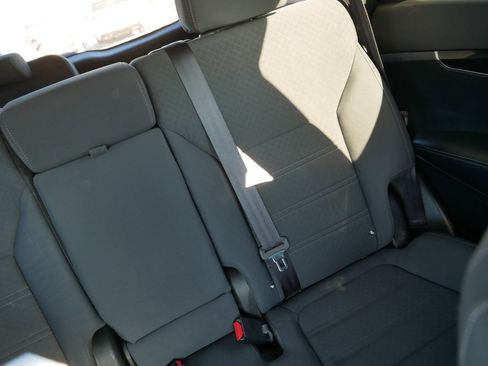 Used 2016 Kia Sorento LX w/ LX Convenience Package image 14