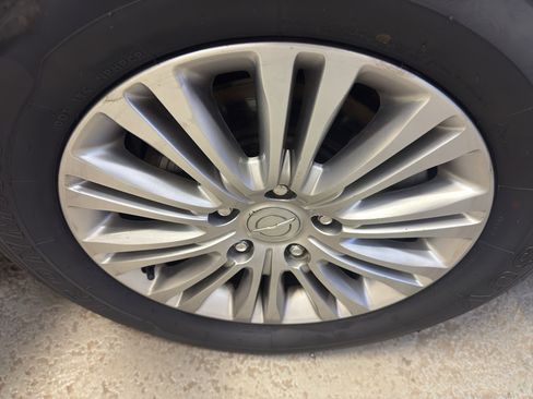 Used 2015 Chrysler Town & Country Touring-L w/ Driver Convenience Group image 32