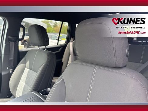 Used 2025 GMC Acadia Elevation FWD image 19