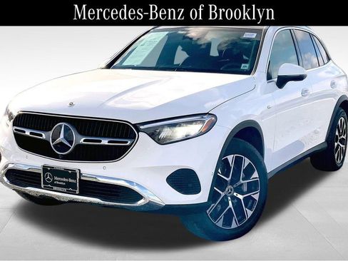 Used 2025 Mercedes-Benz GLC 350e GLC 350e image 2