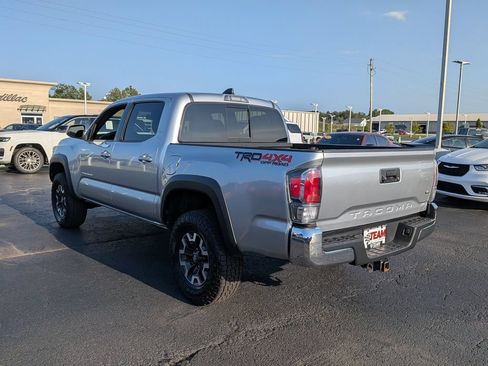 Used 2022 Toyota Tacoma TRD Off-Road AWD/4WD image 6