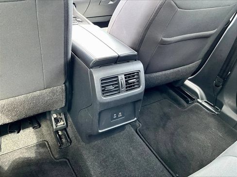 Used 2023 Nissan Rogue SV AWD/4WD image 12