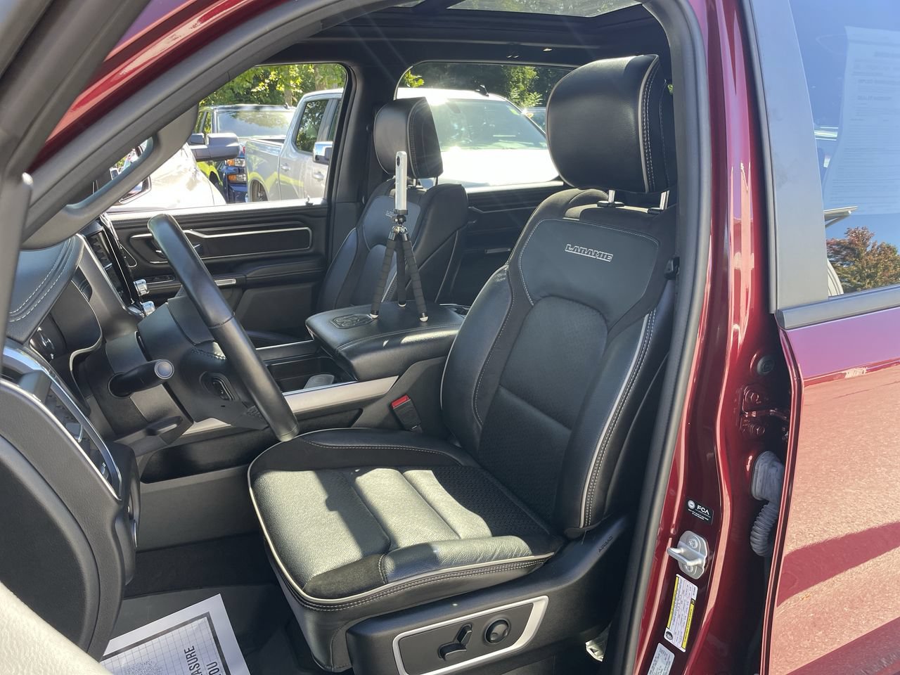 Used 2024 RAM 1500 Laramie AWD/4WD image 27