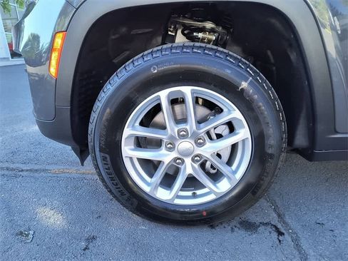 New 2025 Jeep Grand Cherokee Laredo X w/ Luxury Tech Group I image 10