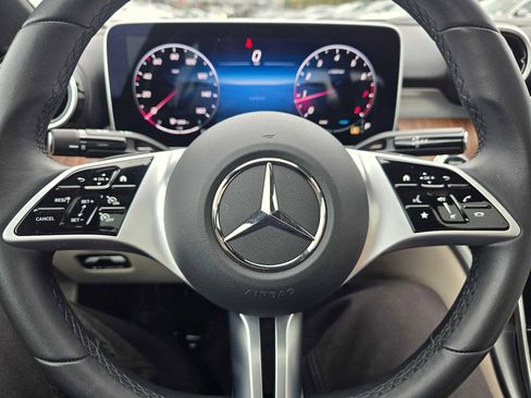 Used 2025 Mercedes-Benz C 300 Sedan image 23