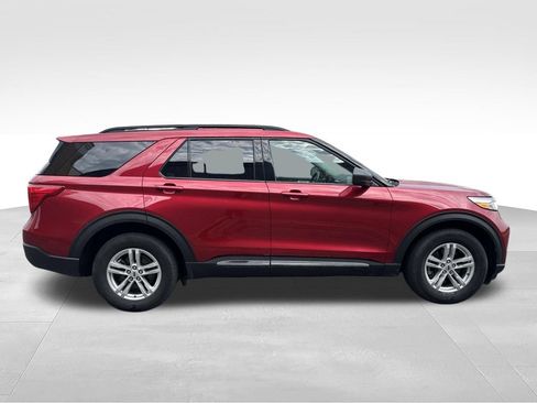 Used 2022 Ford Explorer XLT AWD/4WD image 5