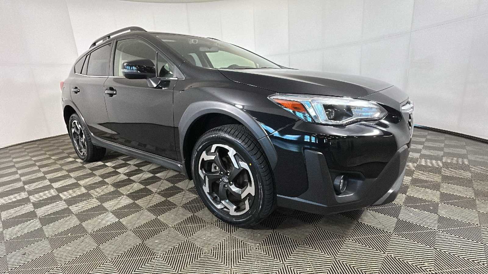 Used 2023 Subaru Crosstrek 2.5i Limited AWD/4WD image 3
