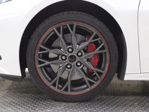 Used 2023 Chevrolet Corvette Stingray w/ Z51 Performance Package image 14