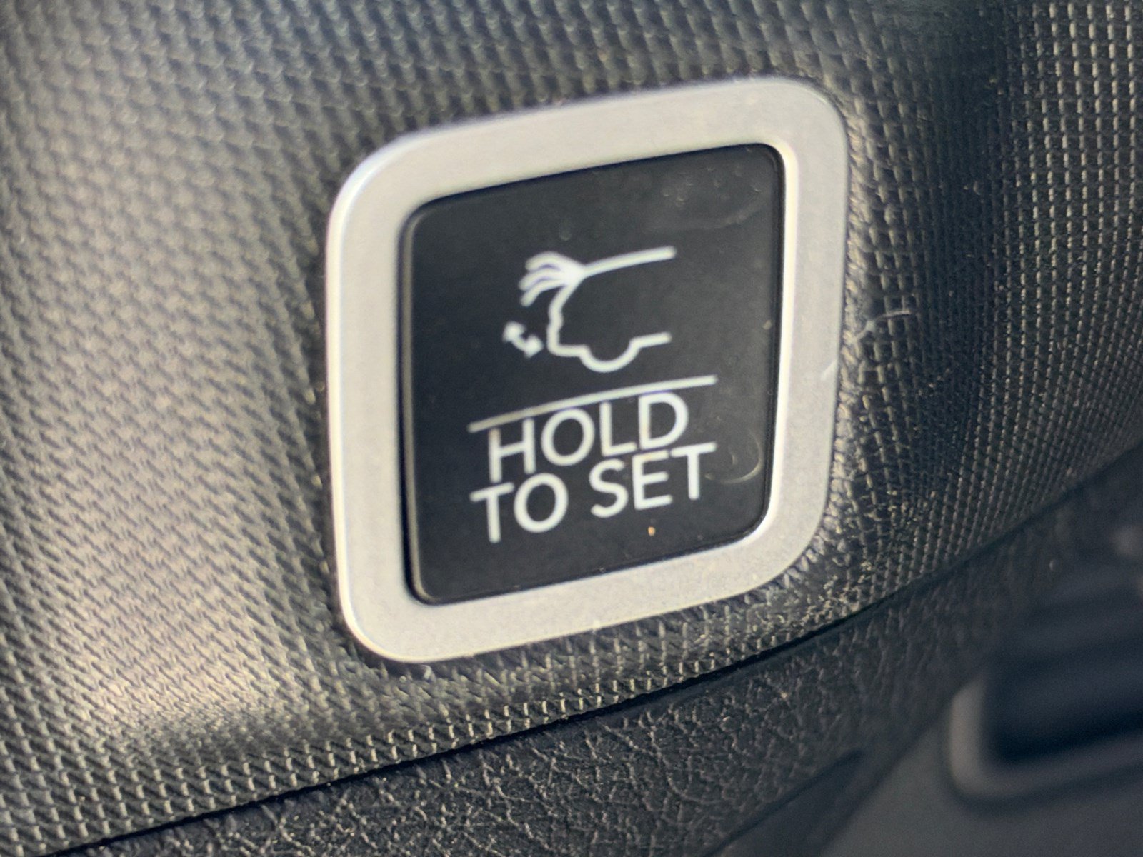 Used 2022 Jeep Grand Cherokee Overland AWD/4WD image 19