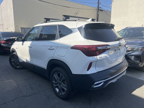 Used 2021 Kia Seltos S AWD/4WD image 3