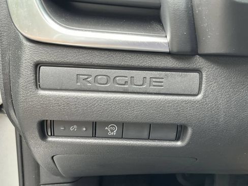 Used 2024 Nissan Rogue S AWD/4WD image 26
