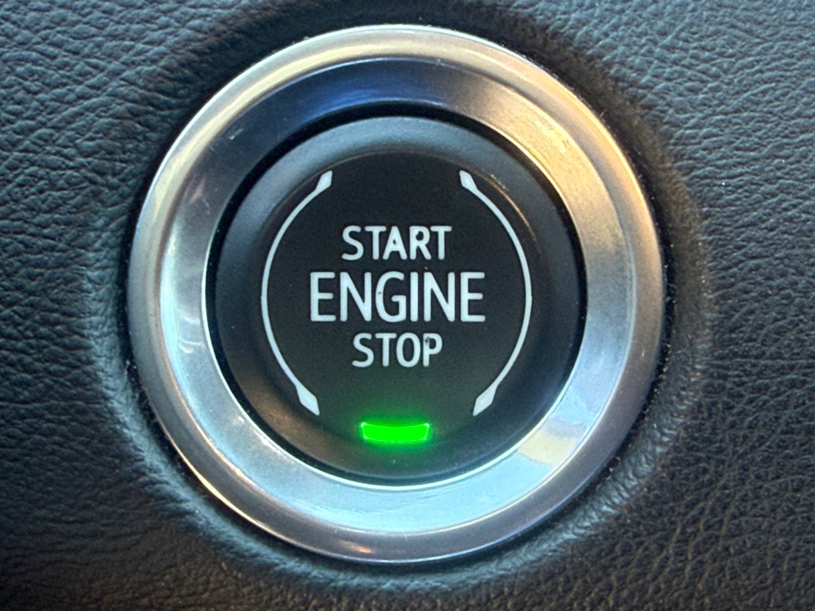 Used 2021 Cadillac Escalade Premium Luxury w/ Driver Assist Tech Package AWD/4WD image 23