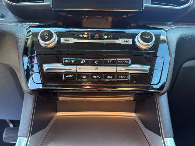 Used 2022 Ford Explorer Limited AWD/4WD image 26