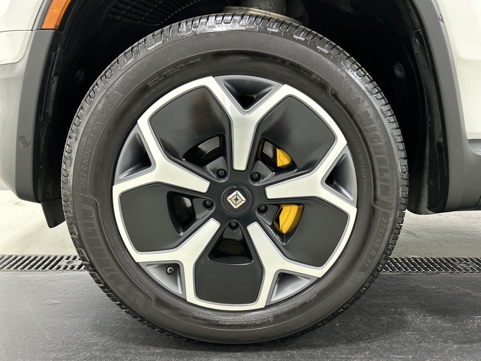 Used 2022 Rivian R1T Adventure AWD/4WD image 9