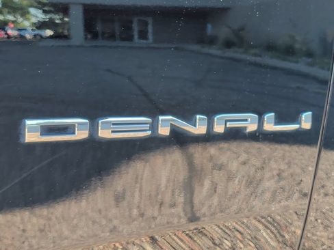 Used 2021 GMC Yukon Denali w/ Denali Premium Package AWD/4WD image 42