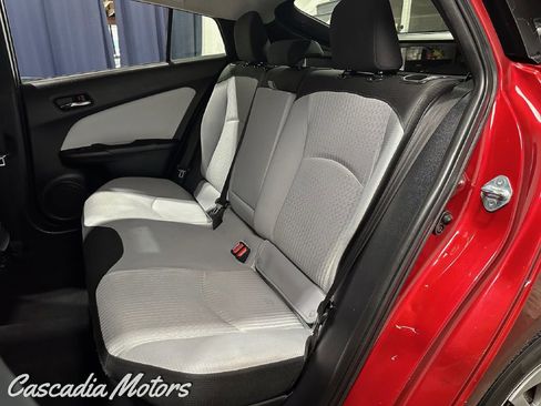Used 2018 Toyota Prius Three FWD image 9