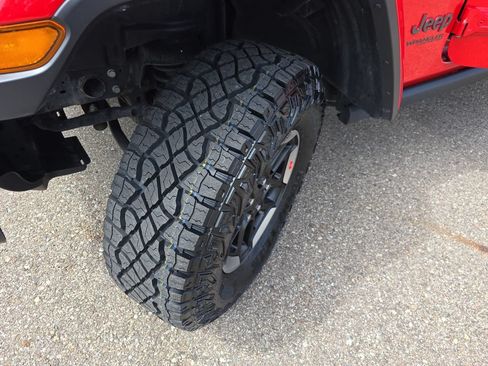 Used 2020 Jeep Wrangler Unlimited Rubicon AWD/4WD image 34