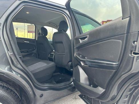 Used 2017 Ford Edge SE image 17