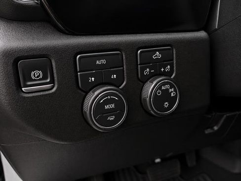Used 2025 Chevrolet Silverado 1500 LT AWD/4WD image 12