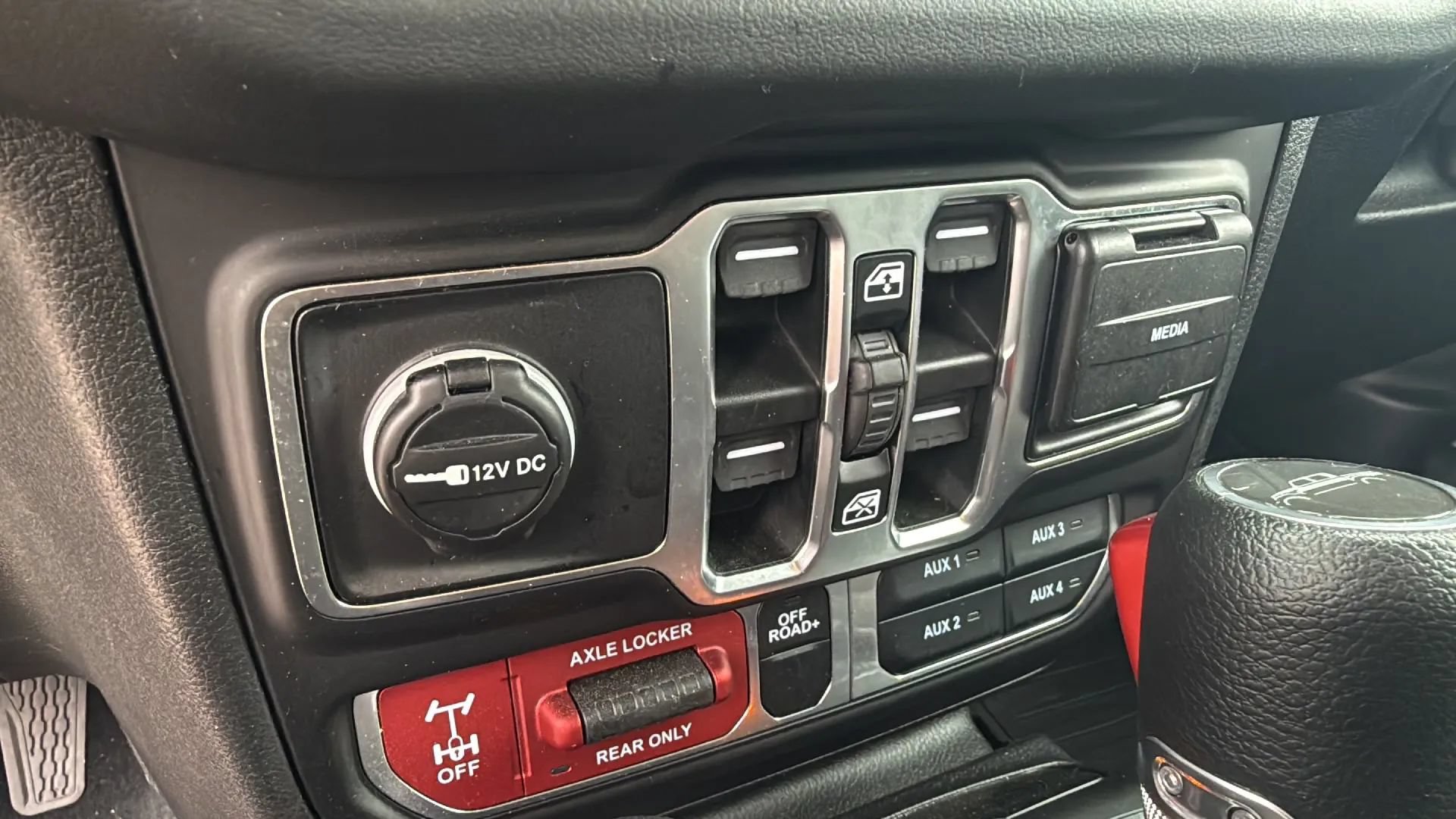 Used 2026 Jeep Gladiator Mojave AWD/4WD image 23