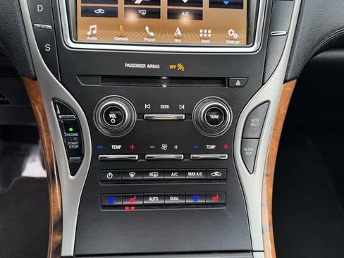 Used 2019 Lincoln Nautilus Reserve image 17