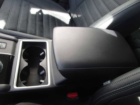 Used 2023 Mitsubishi Outlander SE image 22