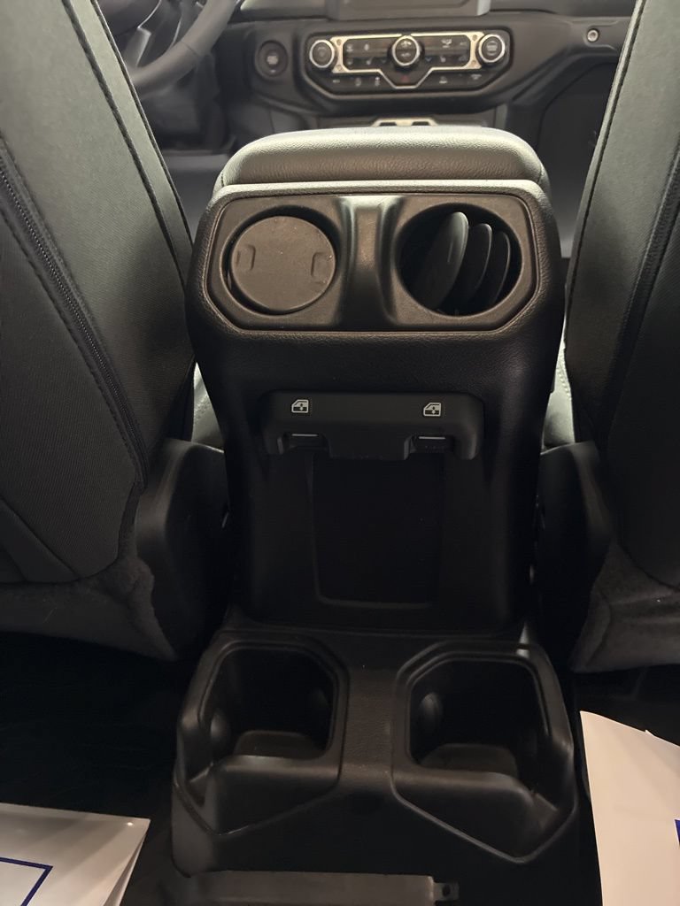 Used 2023 Jeep Gladiator Sport AWD/4WD image 25