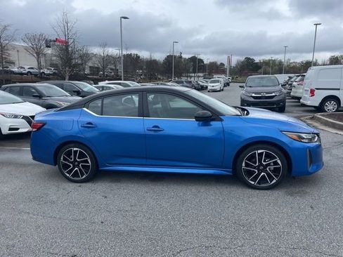 Certified 2025 Nissan Sentra SR w/ SR Premium Package image 3