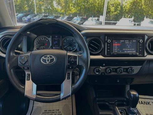 Used 2019 Toyota Tacoma SR5 image 11