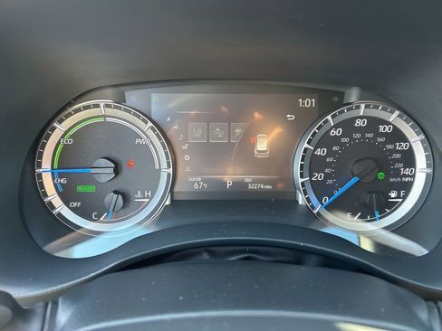 Used 2024 Toyota Highlander XLE image 11