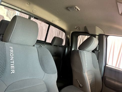 Used 2012 Nissan Frontier SV w/ Sport Appearance Pkg RWD image 17