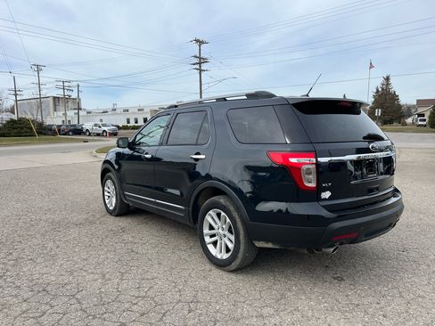 Used 2015 Ford Explorer XLT w/ Equipment Group 202A image 3