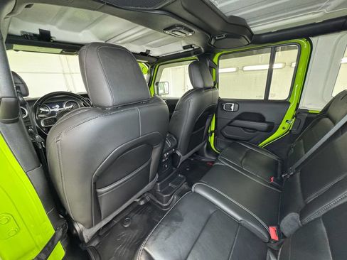 Used 2021 Jeep Wrangler Unlimited Sahara w/ Uconnect 4C Nav & Sound Group AWD/4WD image 22