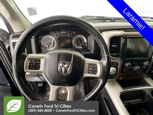 Used 2016 RAM 1500 Laramie w/ Convenience Group AWD/4WD image 8