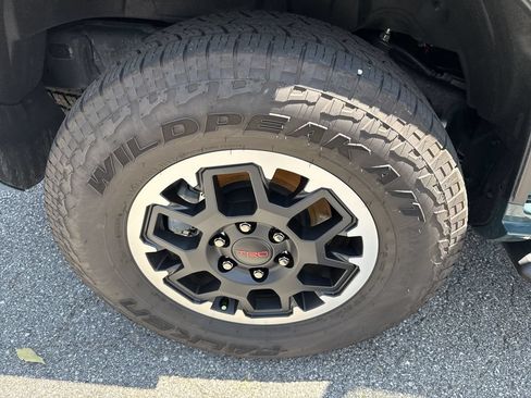 Used 2025 Toyota 4Runner TRD Off-Road Premium AWD/4WD image 17