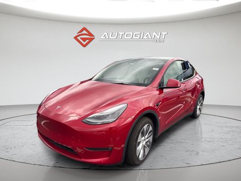Used 2023 Tesla Model Y Long Range AWD/4WD image 1