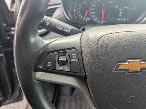 Used 2022 Chevrolet Trax LT w/ Driver Confidence Package image 18