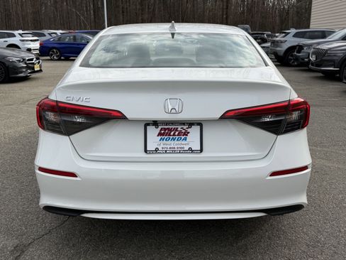 Used 2023 Honda Civic EX image 5