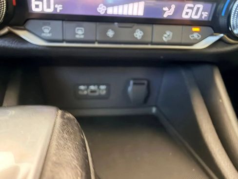 Used 2023 Nissan Sentra SR w/ SR Premium Package FWD image 22