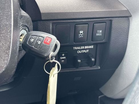 Used 2018 Toyota Tundra SR5 w/ TRD Off Road Package image 24