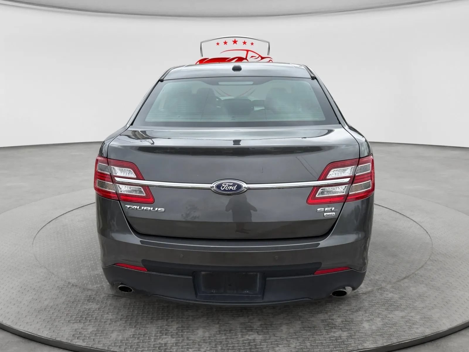 Used 2016 Ford Taurus SEL w/ Equipment Group 201A AWD/4WD image 4