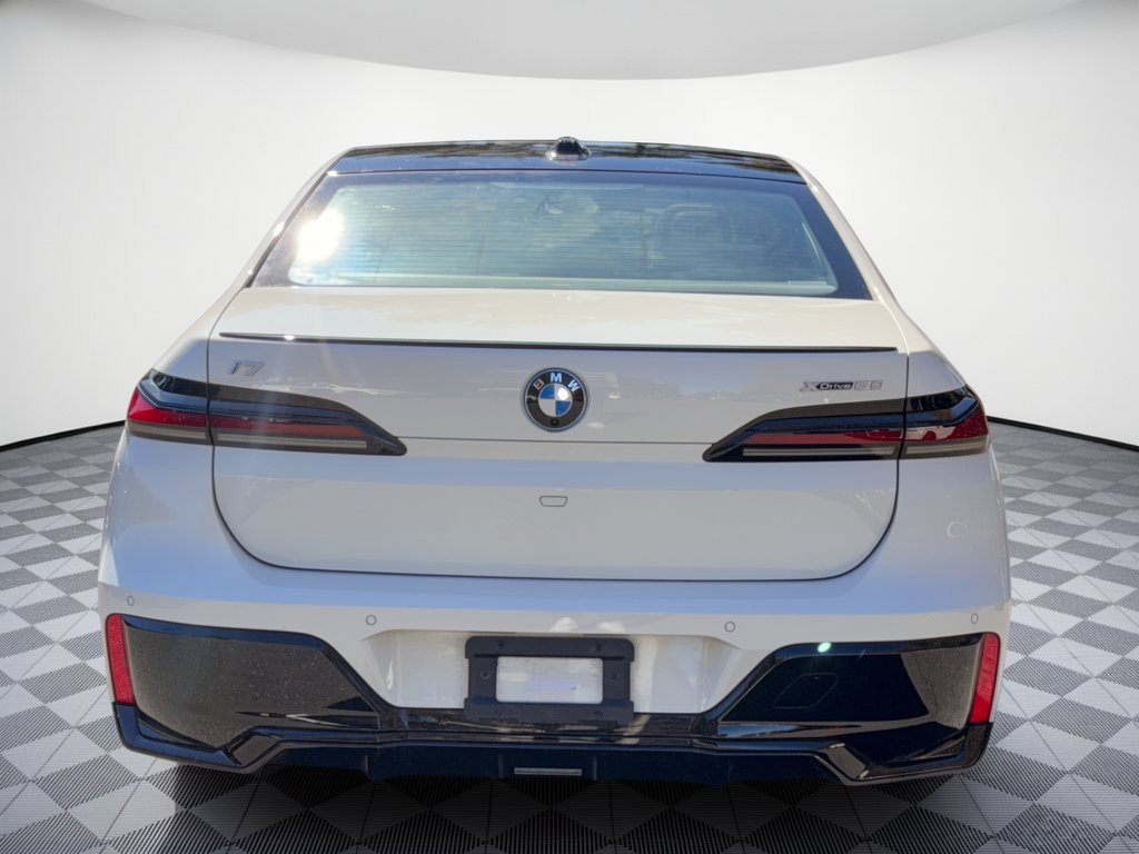 Used 2024 BMW i7 xDrive60 w/ Premium Package AWD/4WD image 11