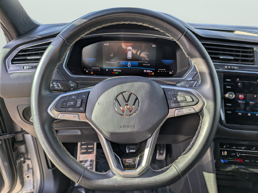 Certified 2023 Volkswagen Tiguan SE R-Line FWD image 28